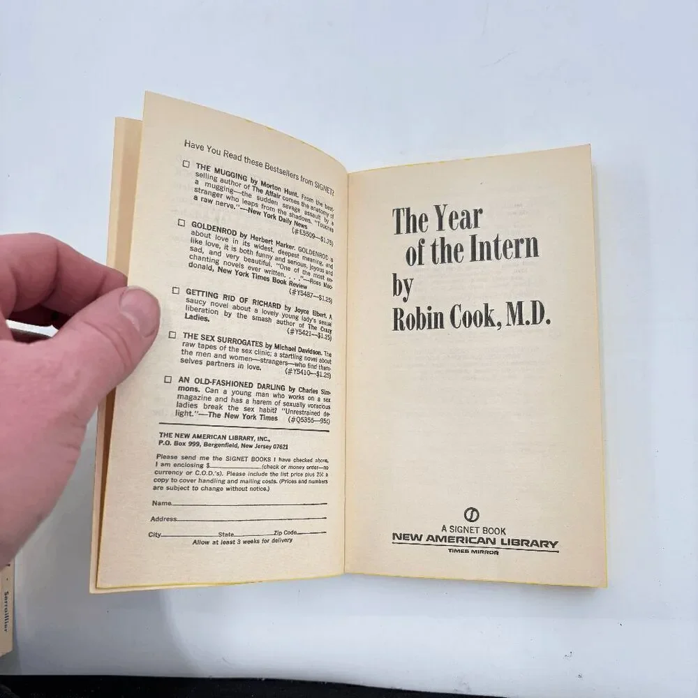 The Year of the Intern - by‎ Robin Cook - First Signet Print Paperback VTG 1973